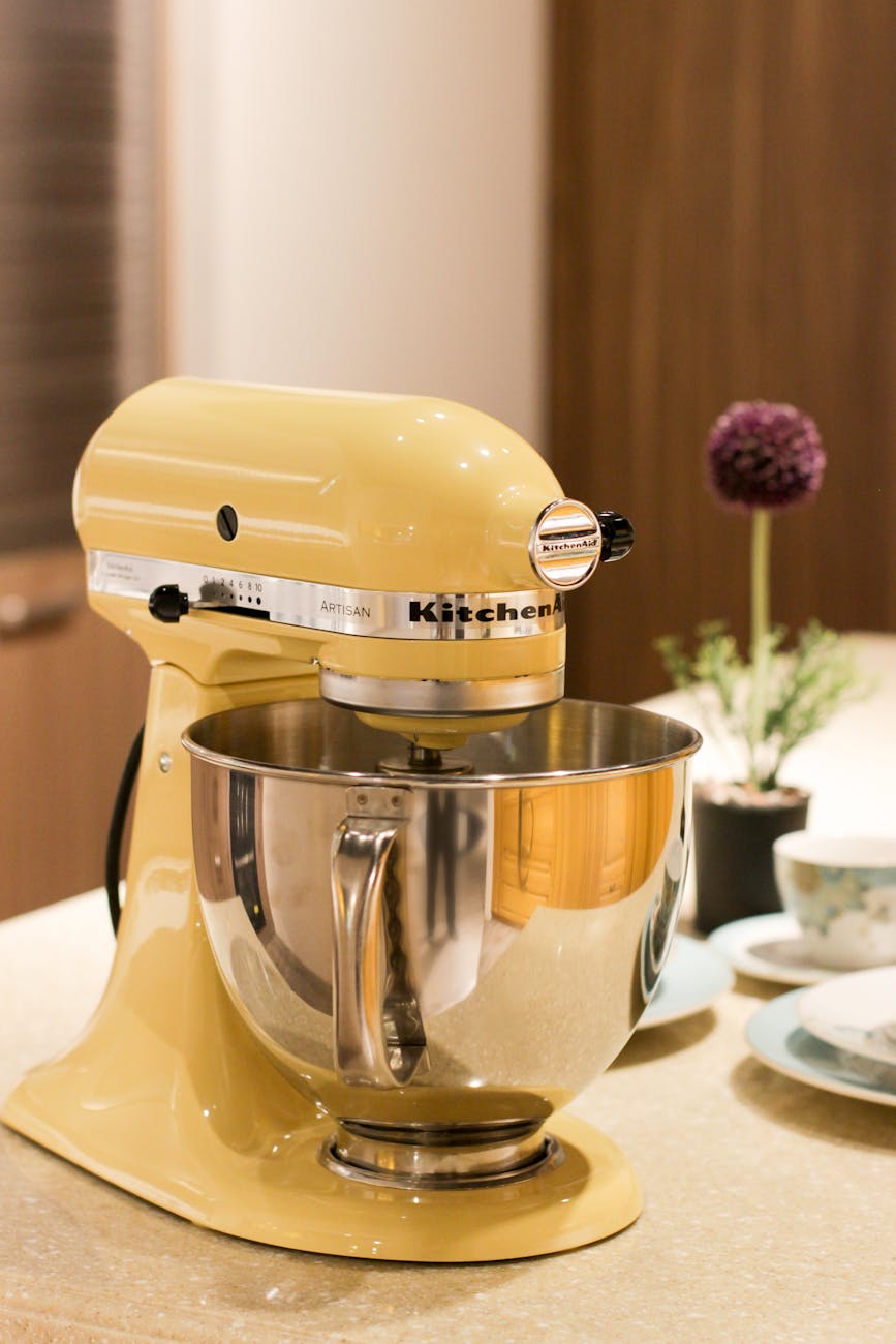 KitchenAid Stand Mixers: Pros, Cons, and Choosing the Right Style